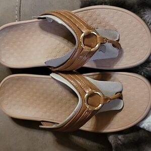Vionic leather sandals